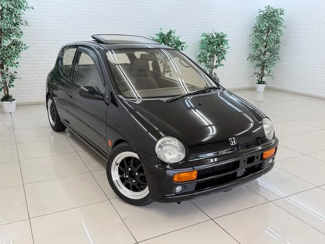 Honda Today kei car de trois quarts avant
