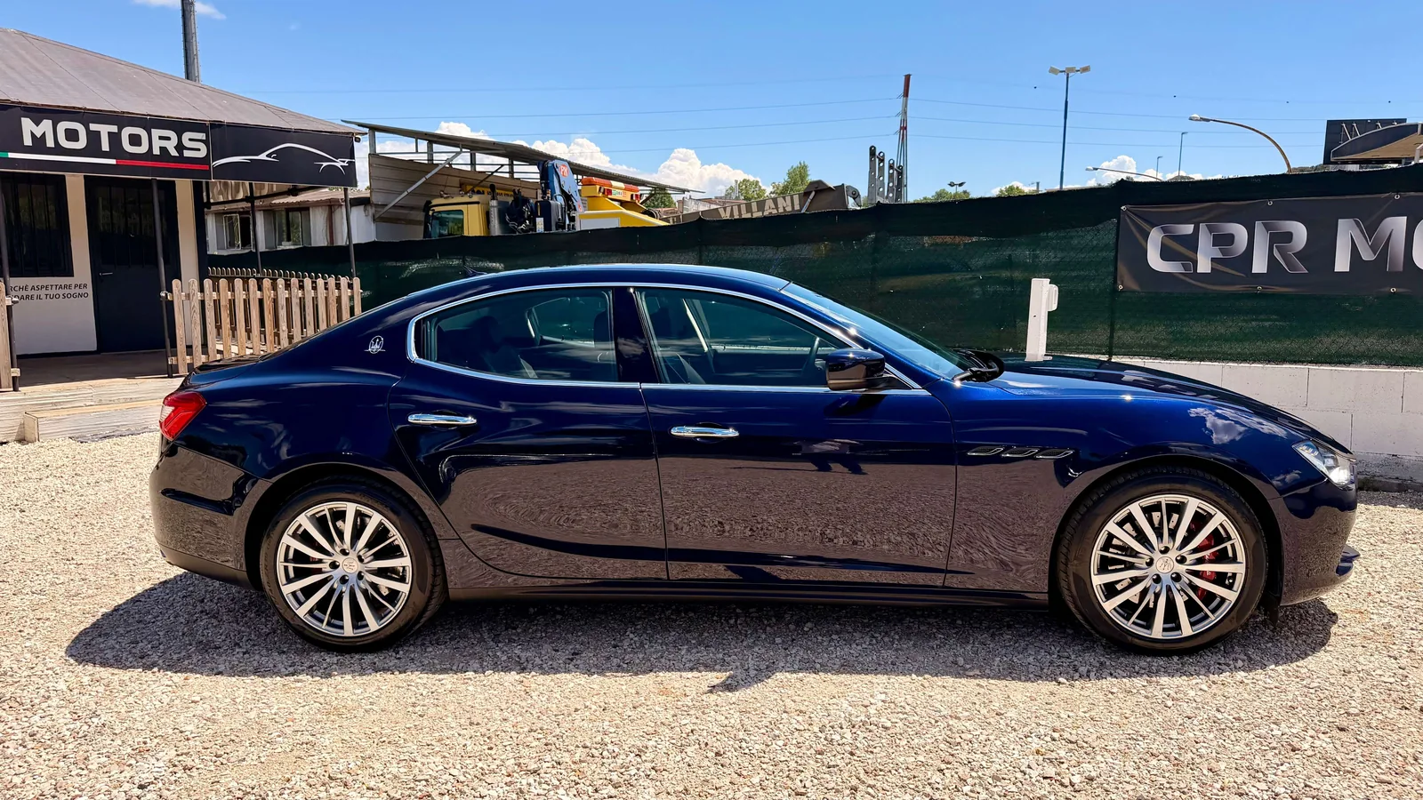 Maserati Ghibli AM115 de trois quarts avant