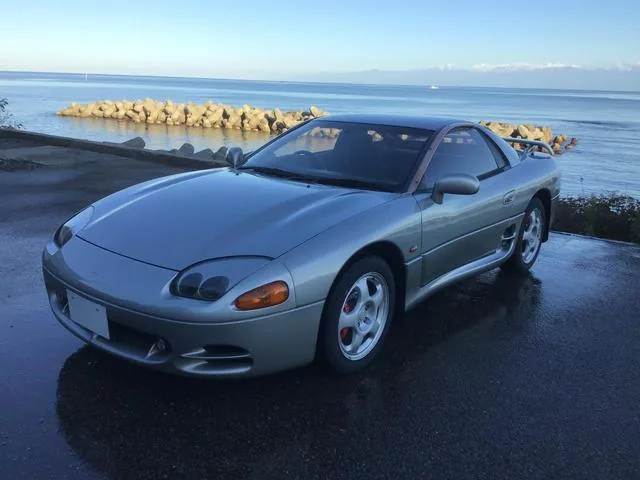 Mitsubishi GTO 3000GT argent de trois quarts avant