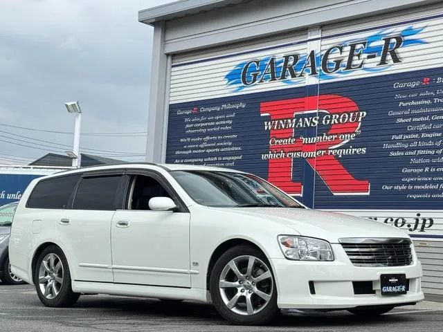 Nissan Stagea 260RS de trois quarts avant
