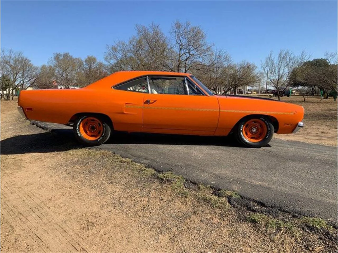 Plymouth Road Runner 1970 de trois quarts avant